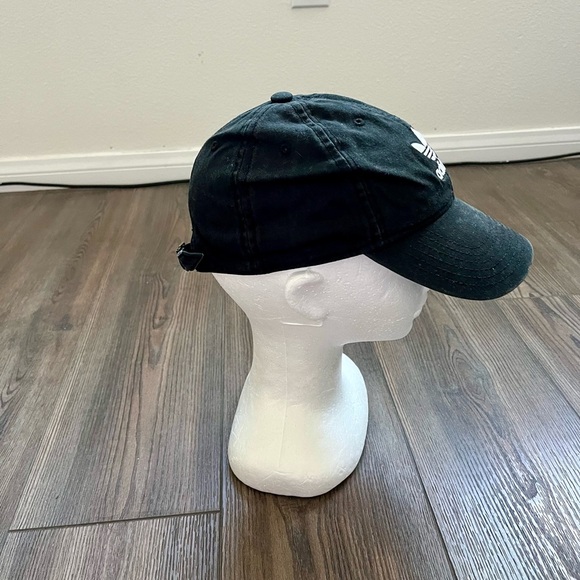 Adidas Classic Black Hat with White Emblem - Picture 5 of 9